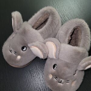 Cozy Gray Kids Bunny Slippers Size 14-15 New!!